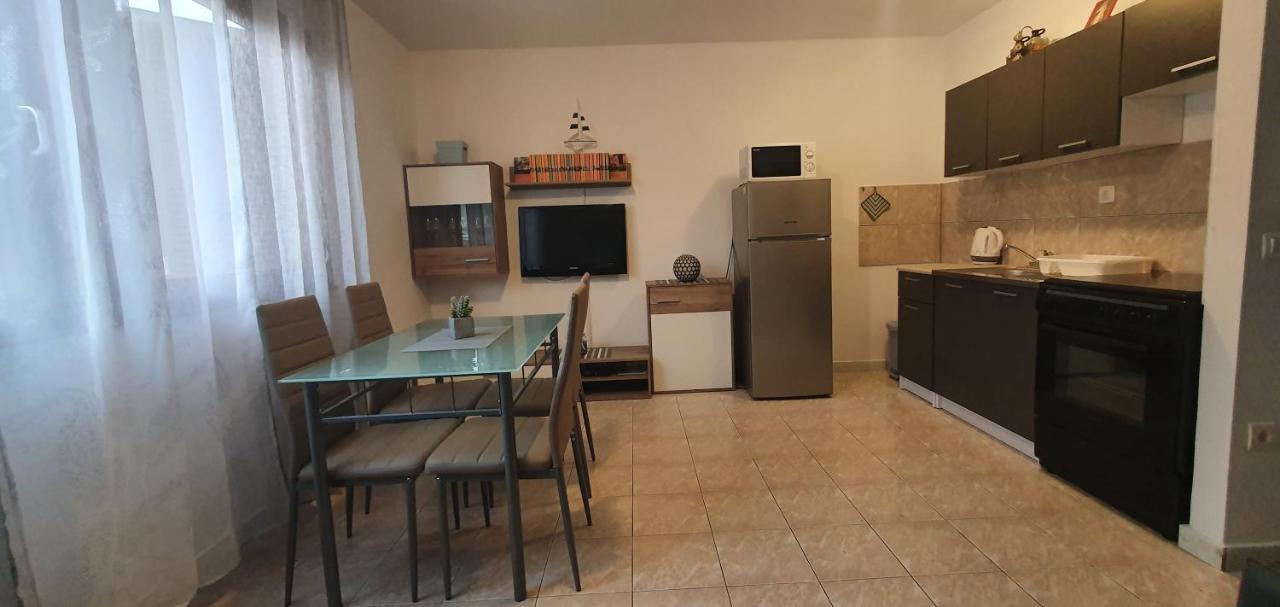 Apartments Kolak Рогозница Экстерьер фото